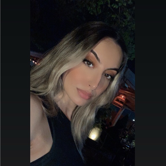 Meet your Posher, Michelle - Picture 1 of 1